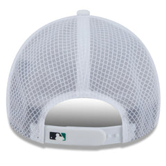 Seattle Mariners 2026 Batting Practice Apex 9FORTY Adjustable Trucker Hat White
