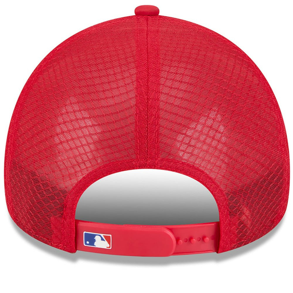 Chicago Cubs 2026 Batting Practice Apex 9FORTY Adjustable Trucker Hat Red
