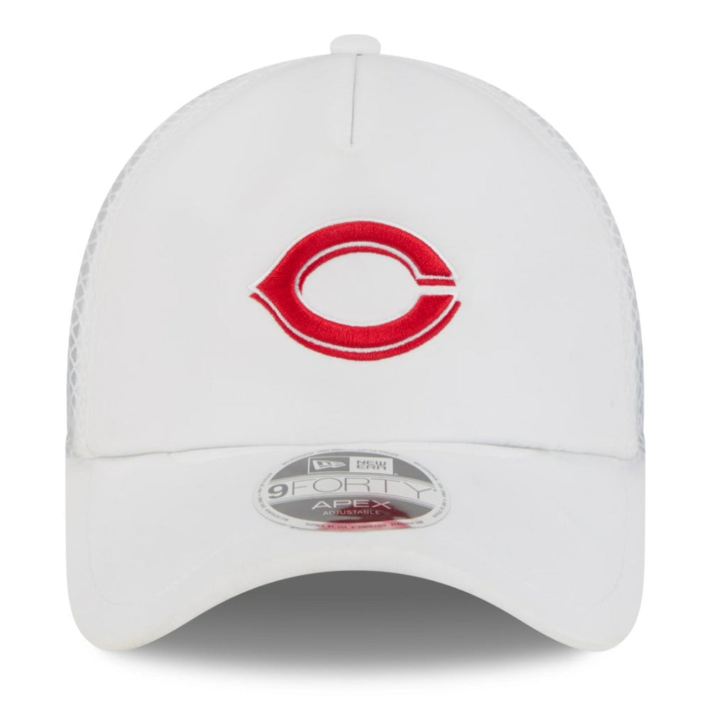 Cincinnati Reds 2026 Batting Practice Apex 9FORTY Adjustable Trucker Hat White