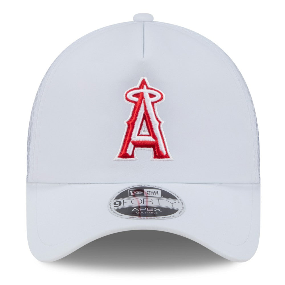 Los Angeles Angels 2026 Batting Practice Apex 9FORTY Adjustable Trucker Hat White