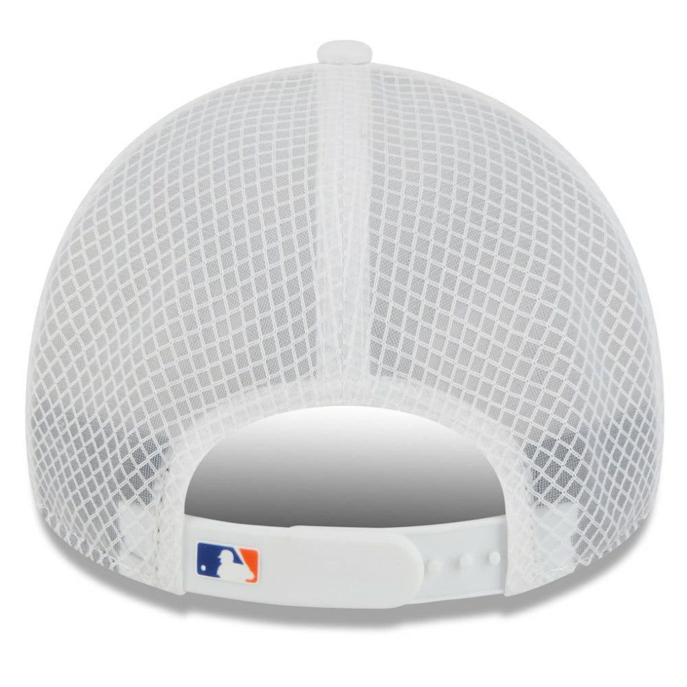 New York Mets 2026 Batting Practice Apex 9FORTY Adjustable Trucker Hat White