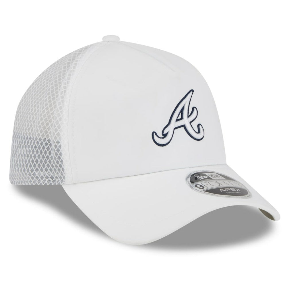 Atlanta Braves 2026 Batting Practice Apex 9FORTY Adjustable Trucker Hat White