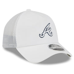 Atlanta Braves 2026 Batting Practice Apex 9FORTY Adjustable Trucker Hat White