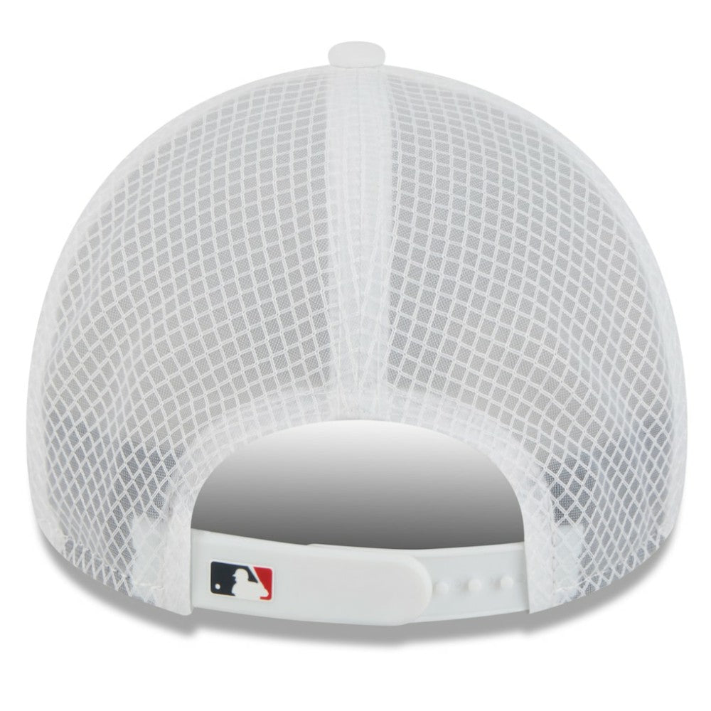 Atlanta Braves 2026 Batting Practice Apex 9FORTY Adjustable Trucker Hat White