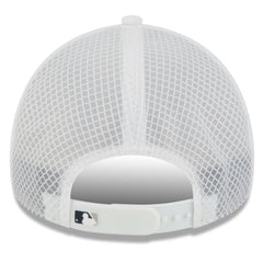New York Yankees 2026 Batting Practice Apex 9FORTY Adjustable Trucker Hat White