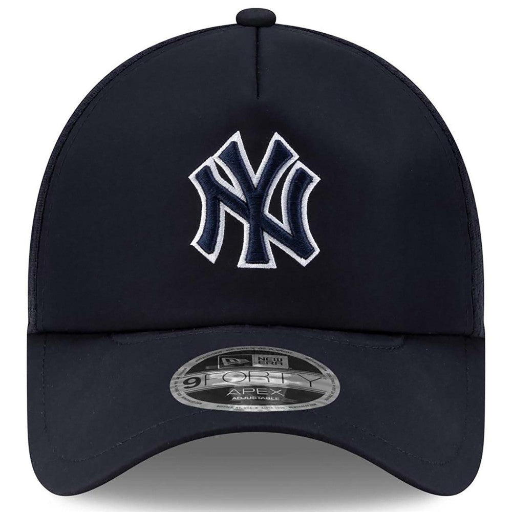 New York Yankees 2026 Batting Practice Apex 9FORTY Adjustable Trucker Hat Navy