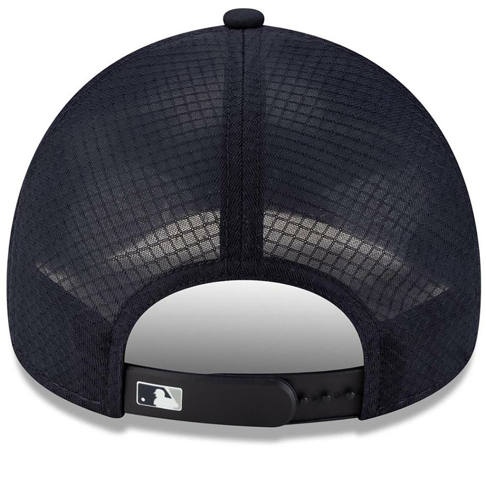 New York Yankees 2026 Batting Practice Apex 9FORTY Adjustable Trucker Hat Navy