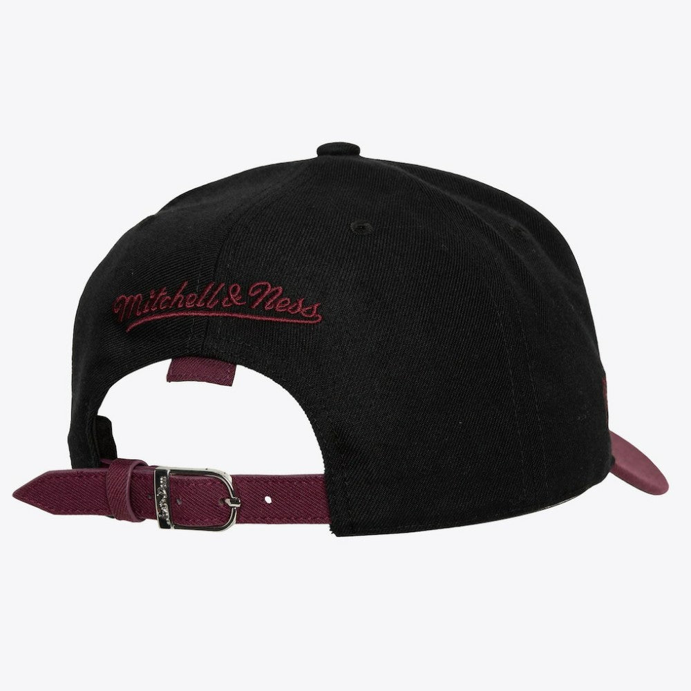 Detroit Red Wings Mitchell & Ness x Just Don Wave Script Pro Strapback Hat - Black/Maroon Hats