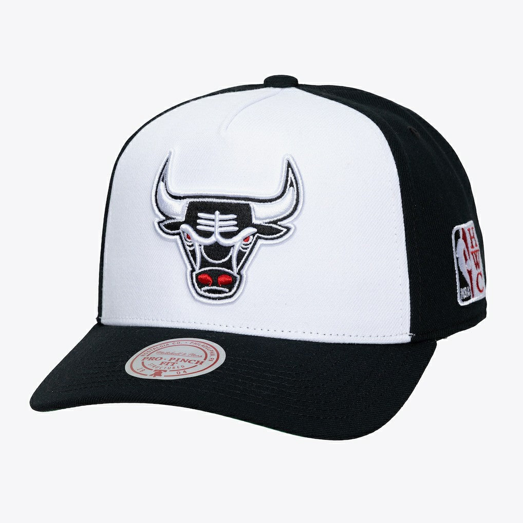 Chicago Bulls Hardwood Classics Legendary Away Pro-Pinch Adjustable Hat - White shop