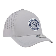 New York Yankees Patch 39THIRTY A-Frame M-Crown Perforated Flex Hat Gray