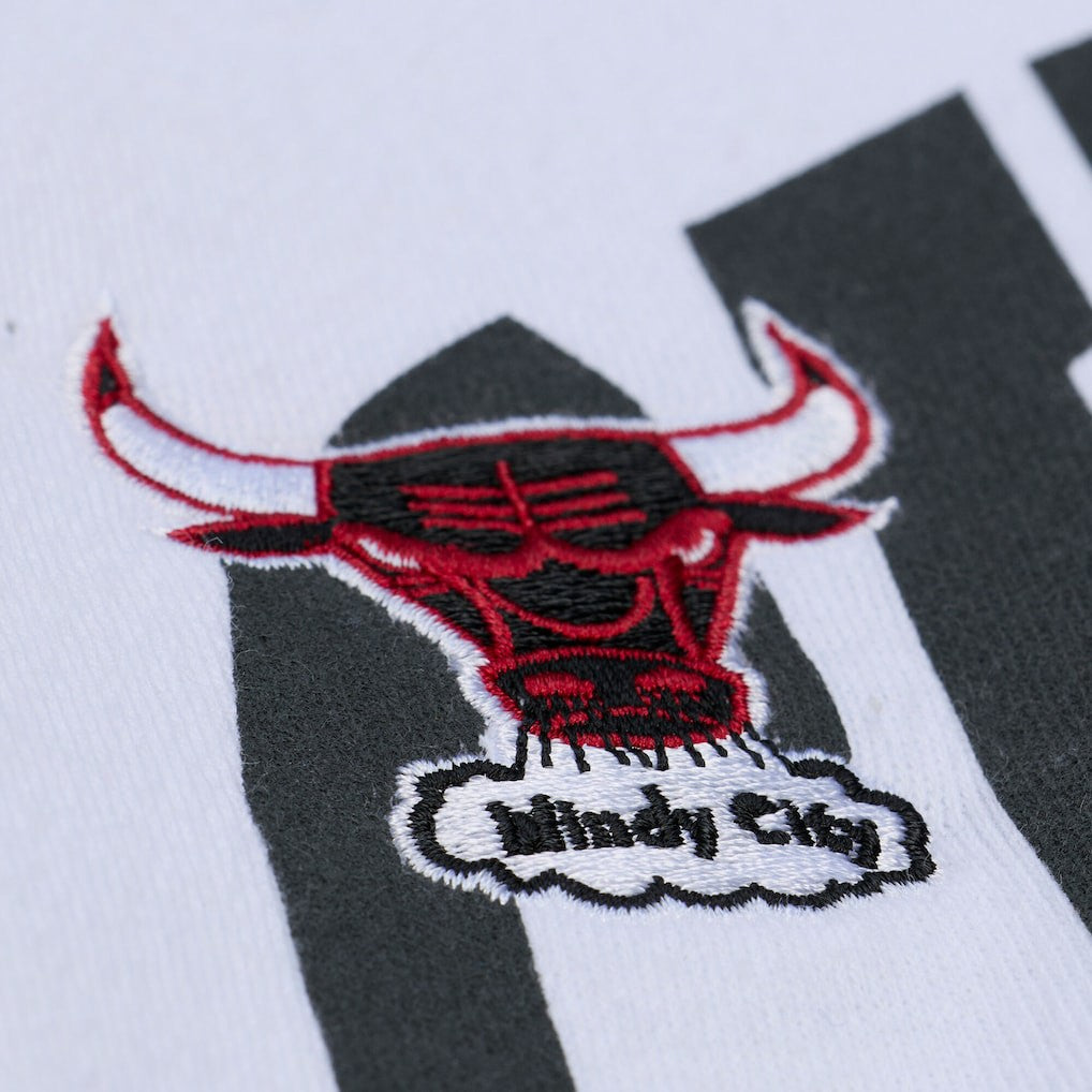 Chicago Bulls Women's Lightweight Block Letter Sweatshirt - White shop