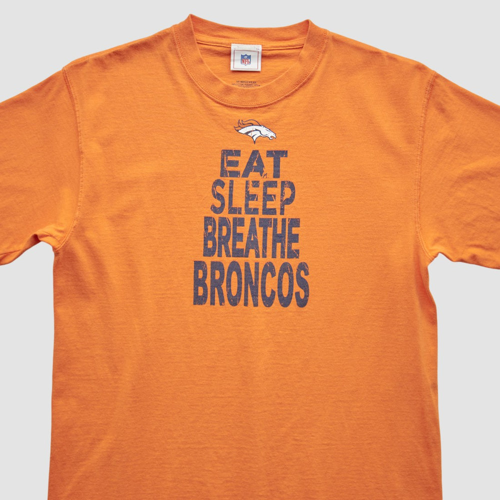 Denver Broncos NFL 2000s T-Shirt - Orange Vintage on sale