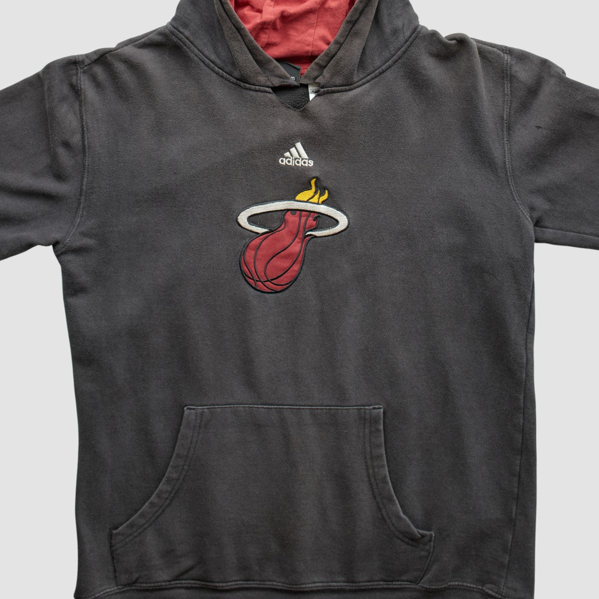 Miami Heat 2000s Pullover Sweatshirt - Charcoal Vintage shop