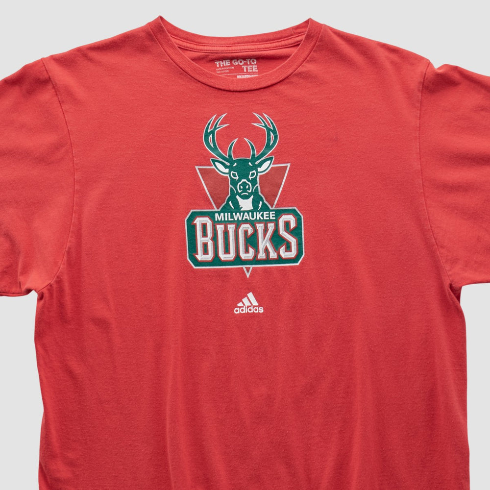Milwaukee Bucks 2010s T-shirt - Red Vintage shop