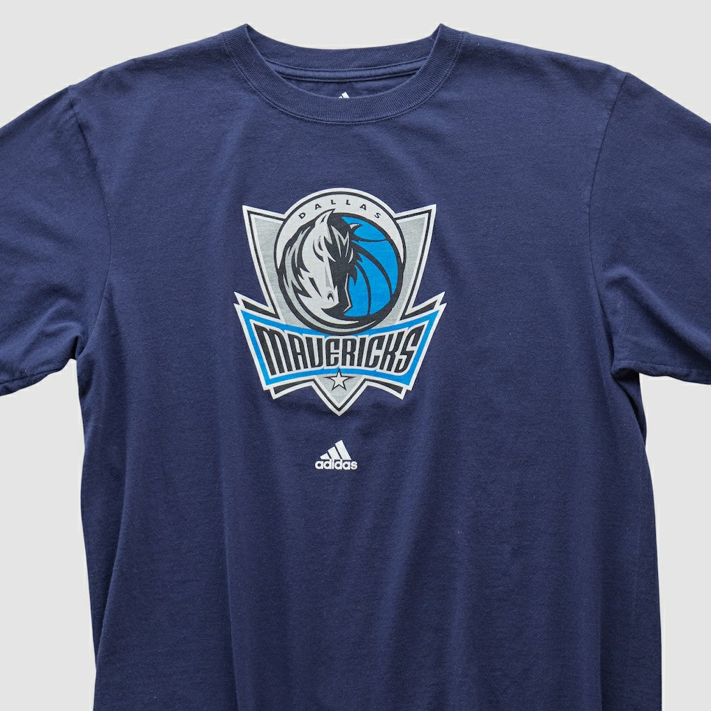 Dallas Mavericks 2000s T-shirt sale - Navy Vintage on sale