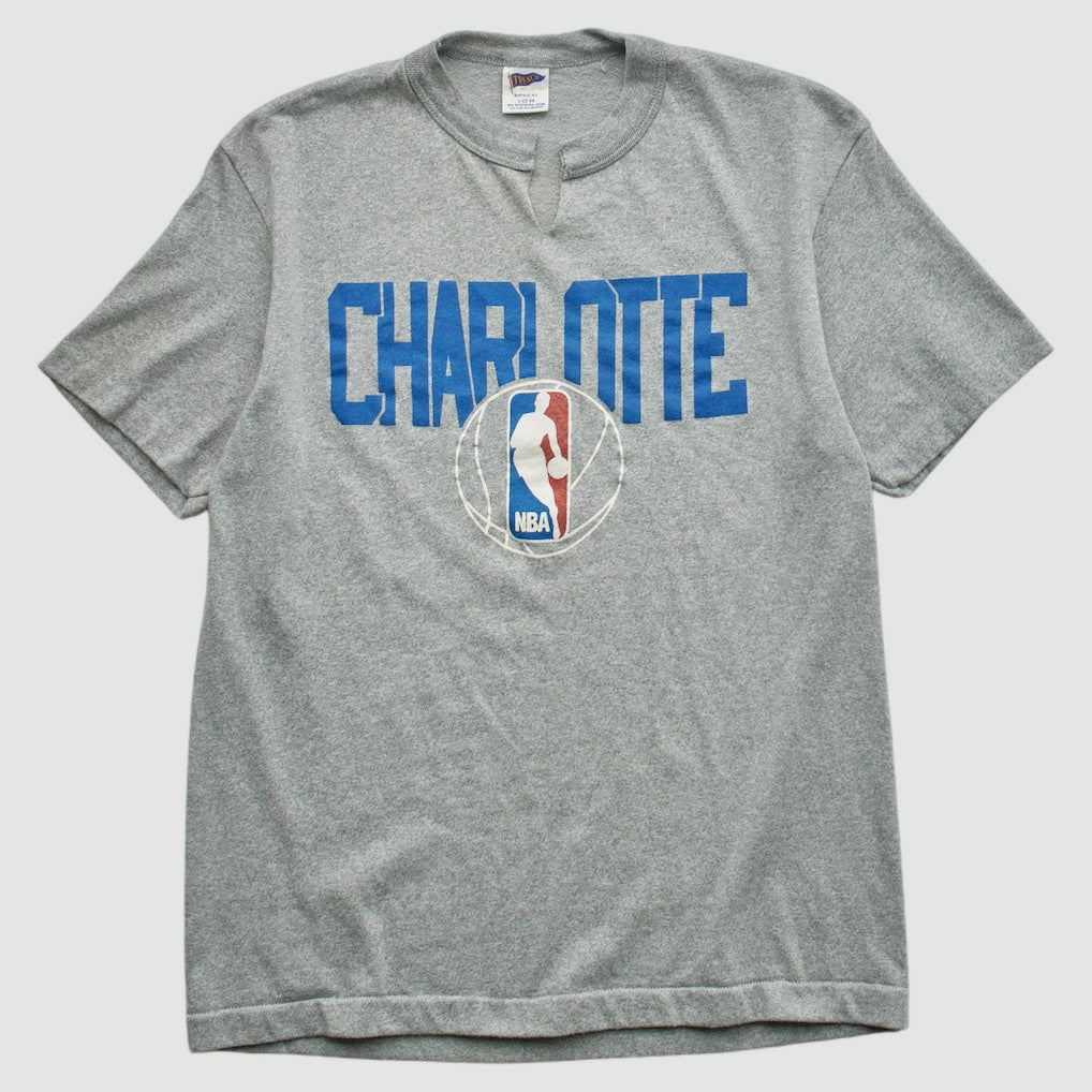 Charlotte Hornets Trench 90s T-shirt - Heather Gray Vintage for sale