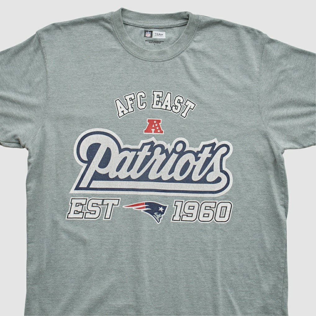New England Patriots Team Edition Apparel 2000s T-shirt - Green Vintage online