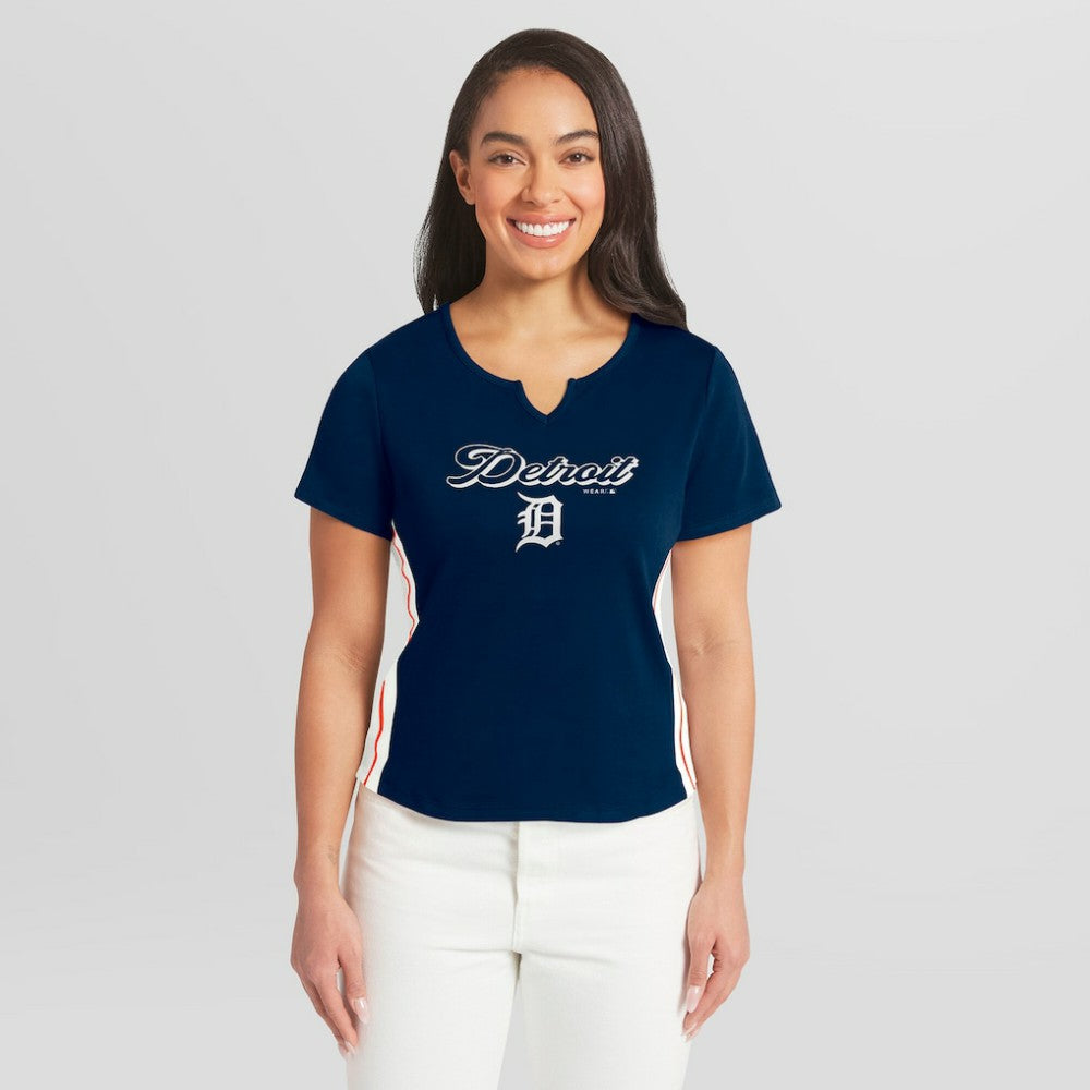 Detroit Tigers WEAR by Erin Andrews Women's Notch Neck Cropped T-Shirt Navy