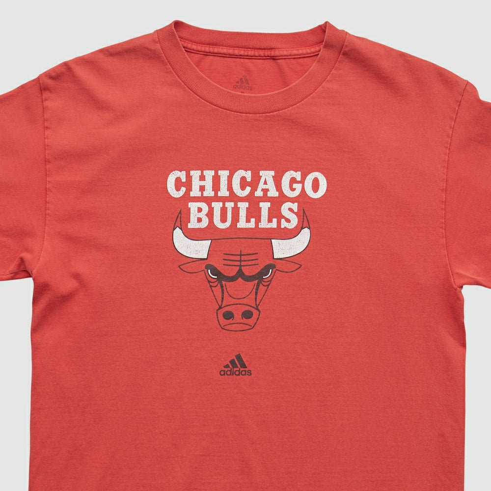 Chicago Bulls 2000s T-shirt sale - Red Vintage on sale