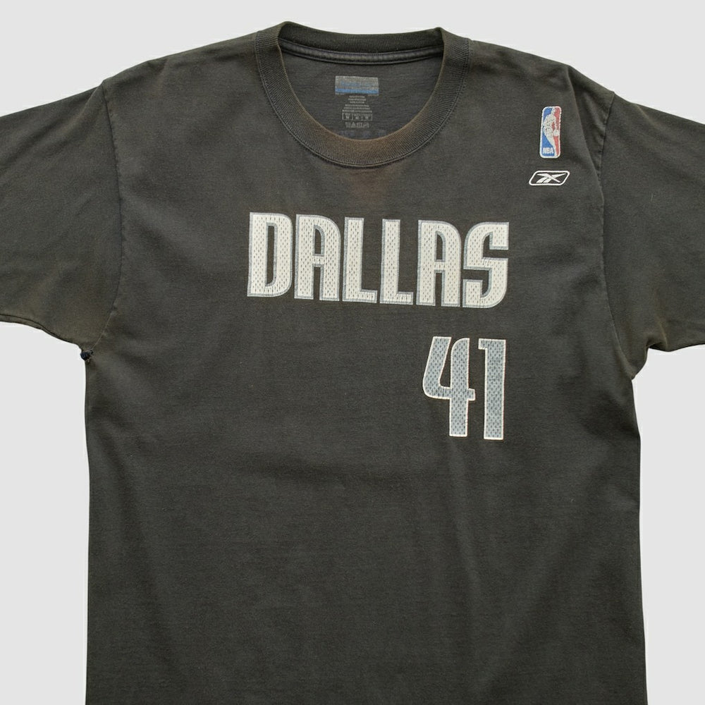 Dallas Mavericks Reebok 2000s T-shirt sale - Black Vintage for sale