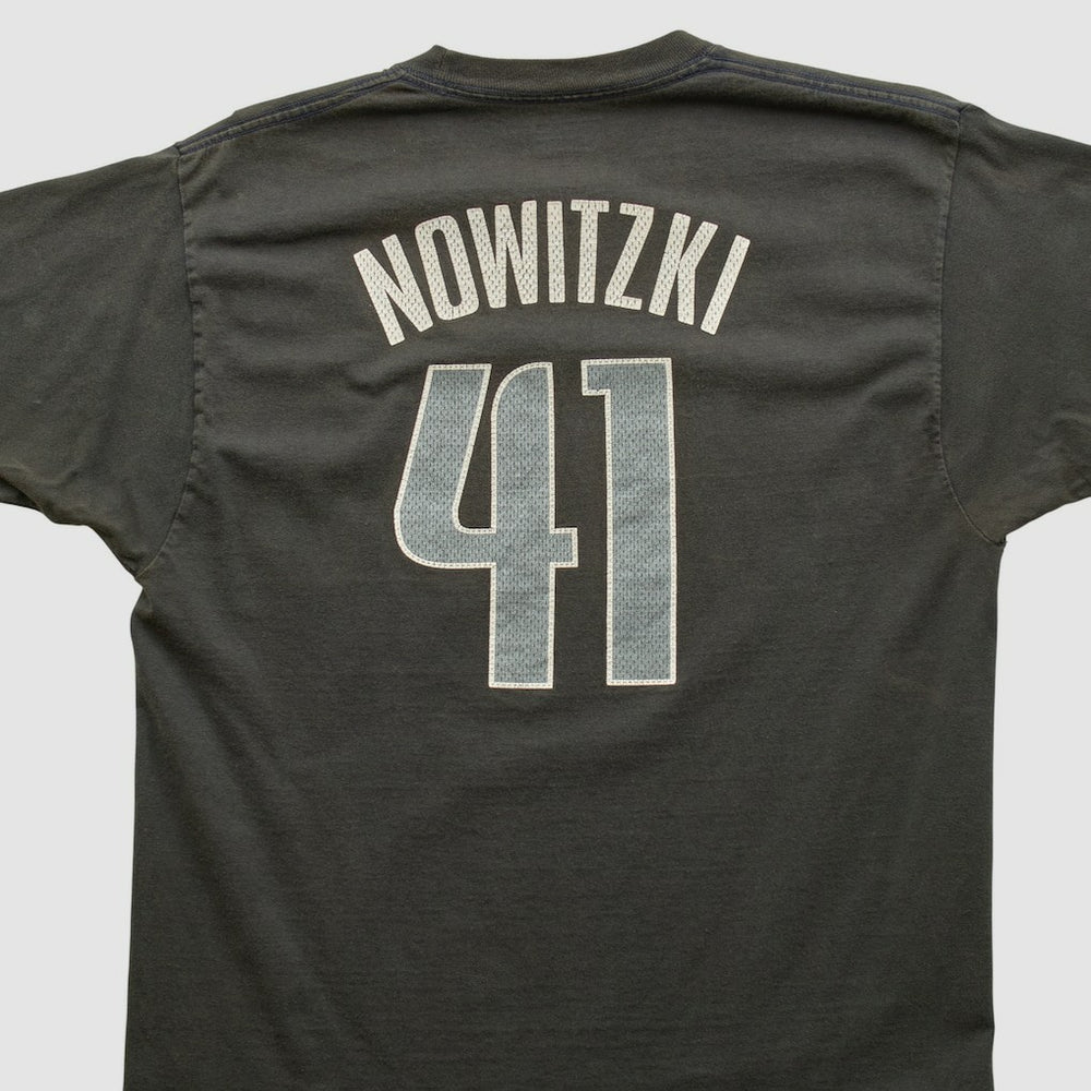 Dallas Mavericks Reebok 2000s T-shirt sale - Black Vintage for sale