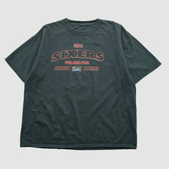 Philadelphia 76ers 2000s T-shirt - Black Vintage on sale