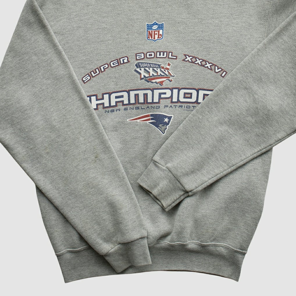 New England Patriots Lee Sport 2002 Pullover Sweatshirt - Heather Gray Vintage for sale