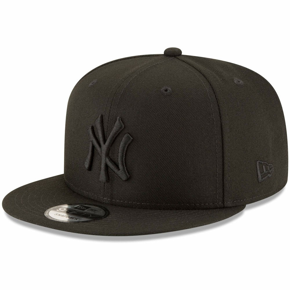 New York Yankees Black on Black 9FIFTY Team Snapback Adjustable Hat Black