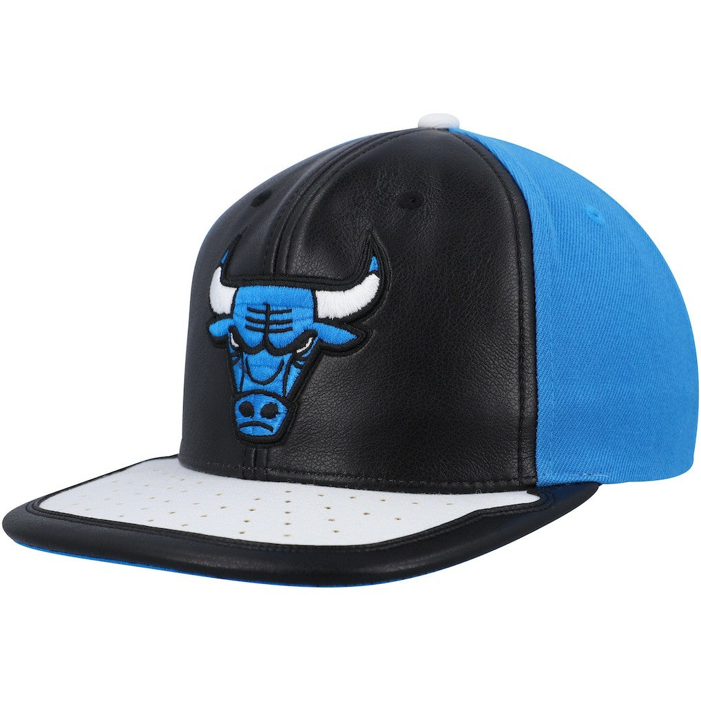 Chicago Bulls Day One Snapback Hat - Black/White for sale