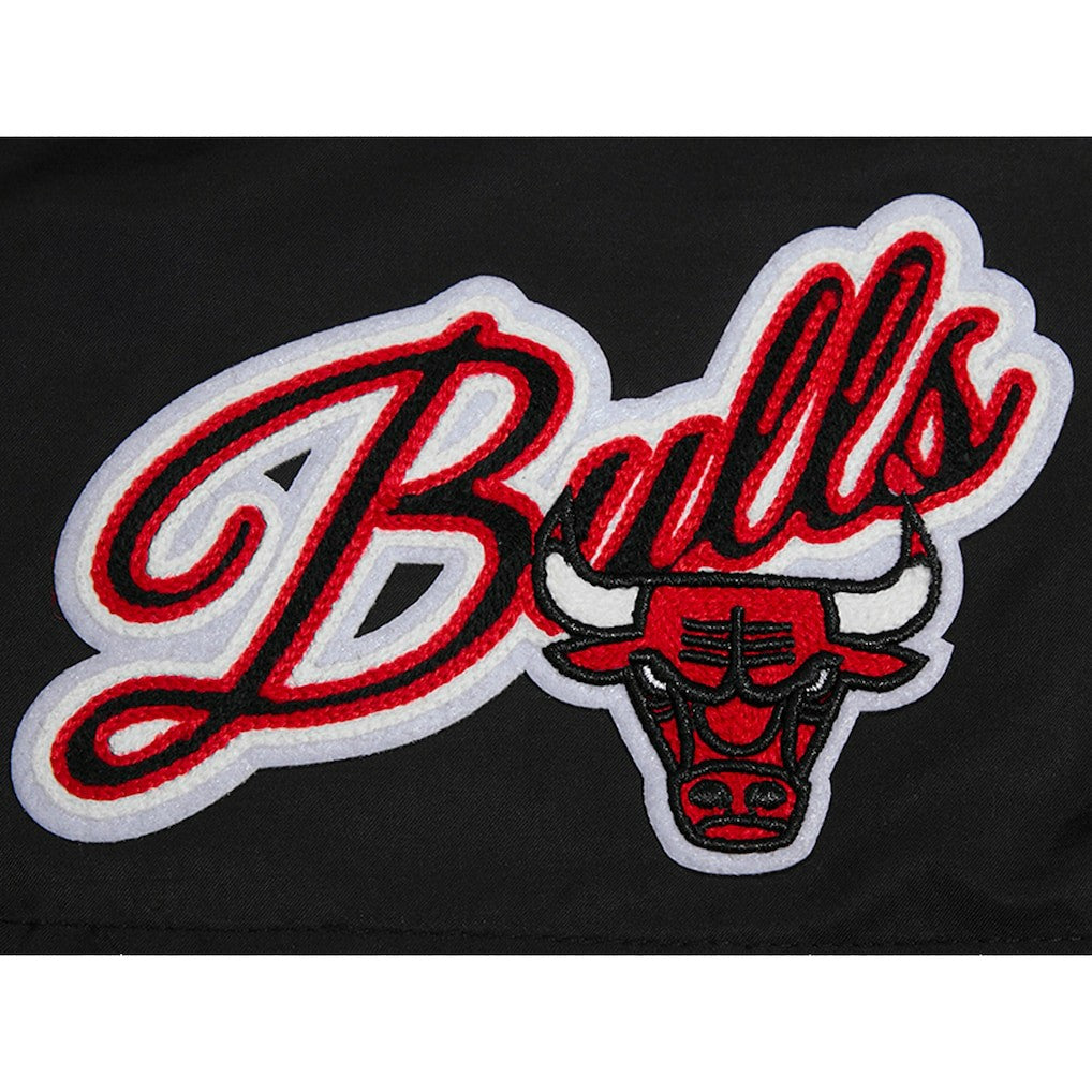 Chicago Bulls Pro Standard Women's Script Woven Shorts - Black for sale