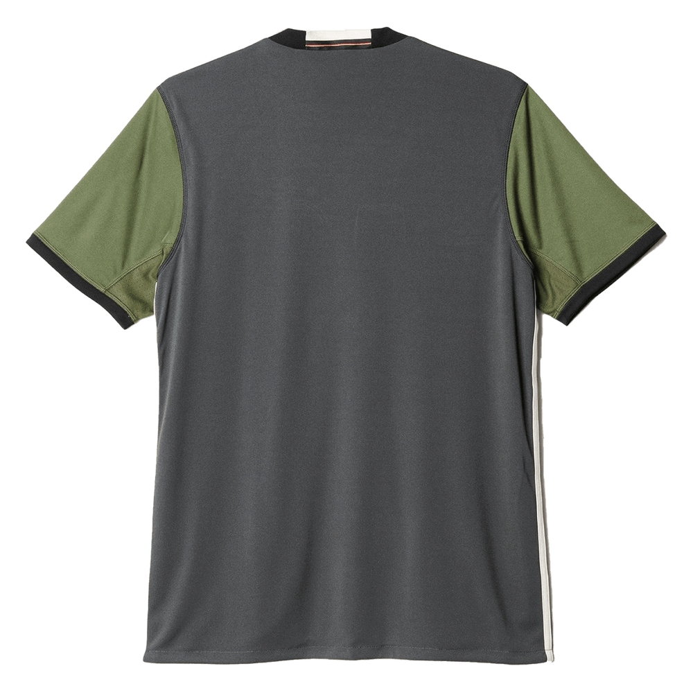 Müller #13 Retro Germany Away Jersey 2016